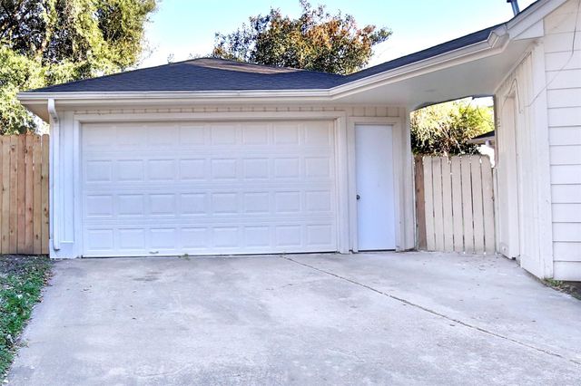 10723 Shawnbrook Drive, Houston, TX 77071