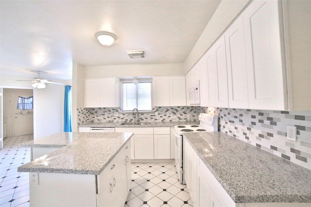 10723 Shawnbrook Drive, Houston, TX 77071