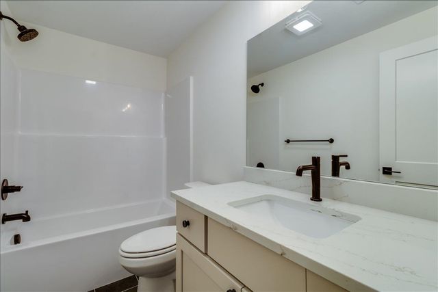 9658 W Cedar Lane, Maize, KS 67101