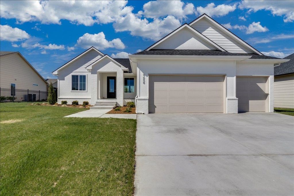 9658 W Cedar Lane, Maize, KS 67101