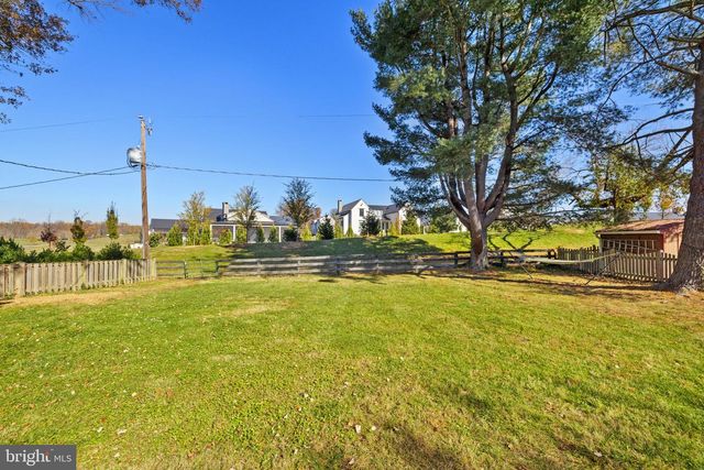 702 STONEWALL AVE, Middleburg, VA 20117