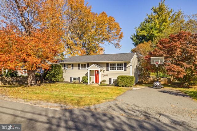 702 STONEWALL AVE, Middleburg, VA 20117