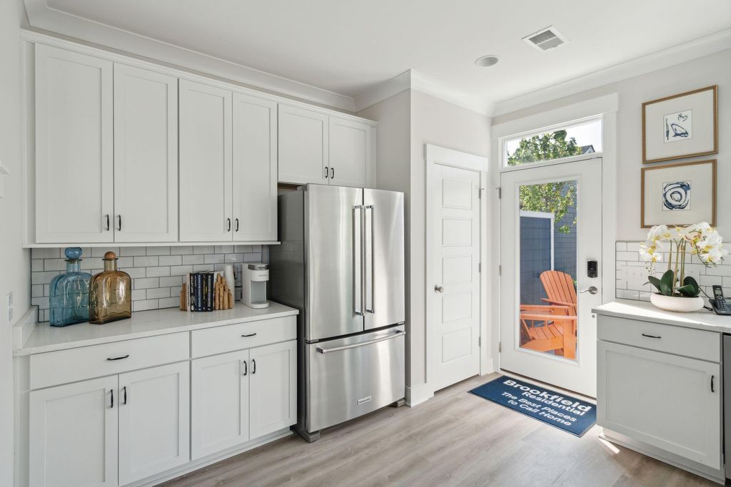 Image 13 of property listing at 186 Sandy Bend Lane, Summerville, SC 29486