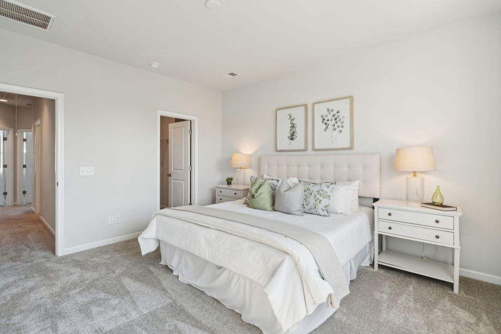 Image 16 of property listing at 186 Sandy Bend Lane, Summerville, SC 29486