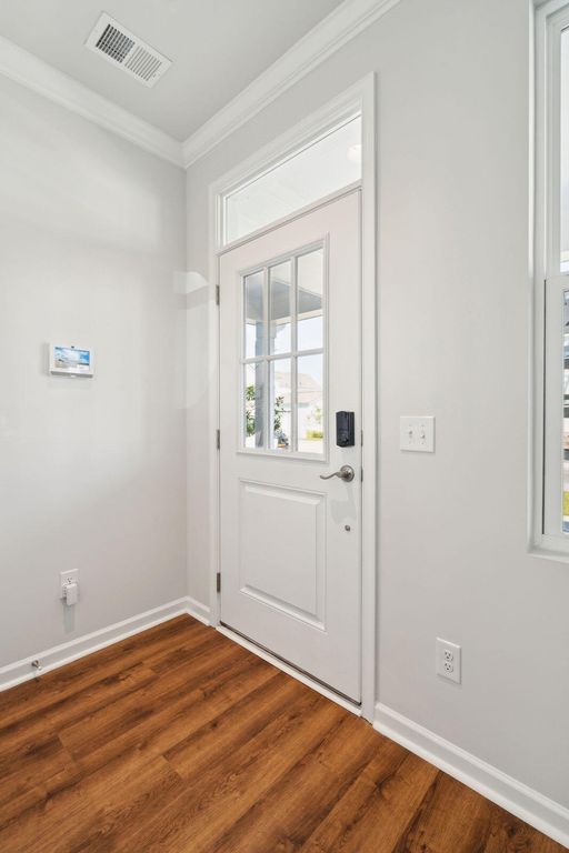 Image 3 of property listing at 186 Sandy Bend Lane, Summerville, SC 29486