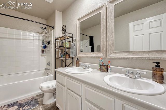 6044 Point Rider Circle, Castle Rock, CO 80104