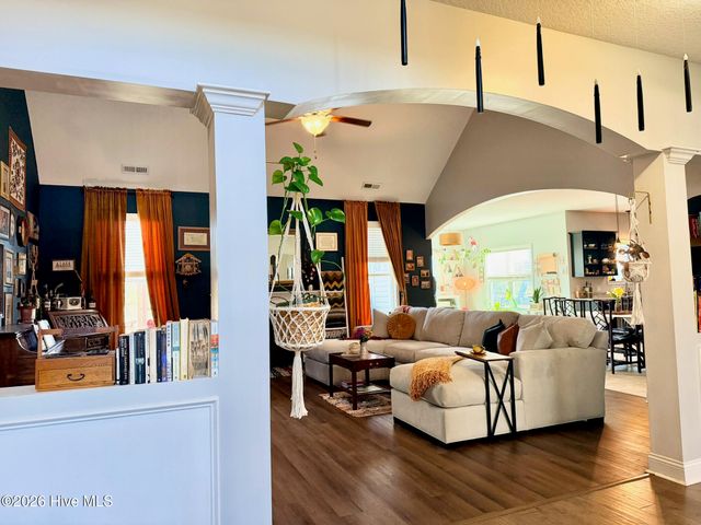 279 Southwest Plantation Drive, Maple Hill, NC 28454