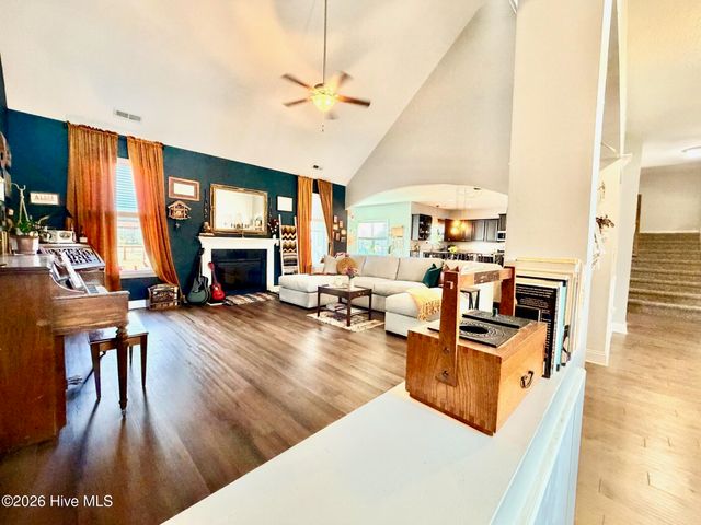 279 Southwest Plantation Drive, Maple Hill, NC 28454