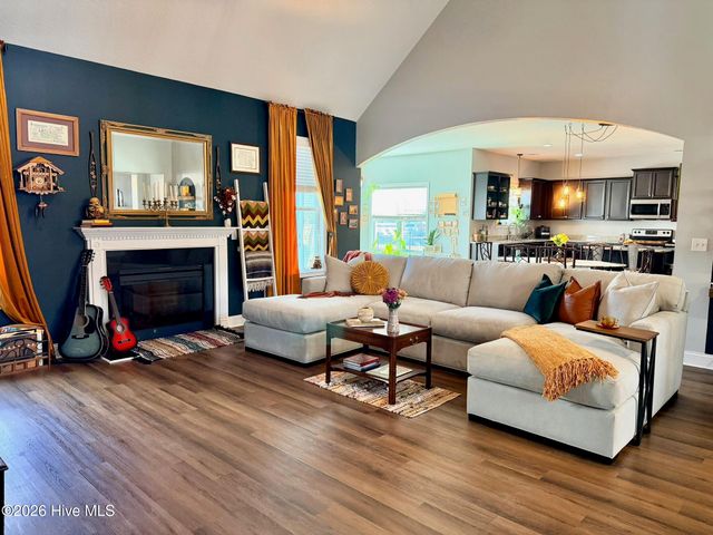 279 Southwest Plantation Drive, Maple Hill, NC 28454