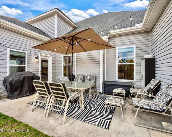 279 Southwest Plantation Drive, Maple Hill, NC 28454