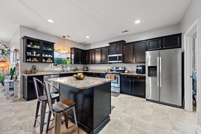 279 Southwest Plantation Drive, Maple Hill, NC 28454