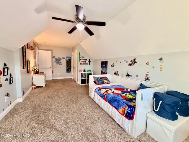 279 Southwest Plantation Drive, Maple Hill, NC 28454