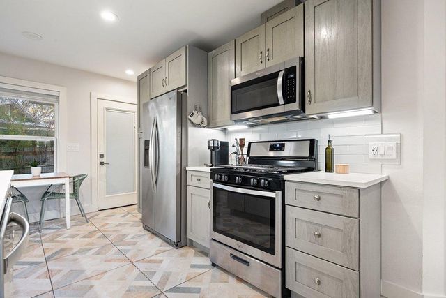 2702 Crest Ave 1, Austin, TX 78702