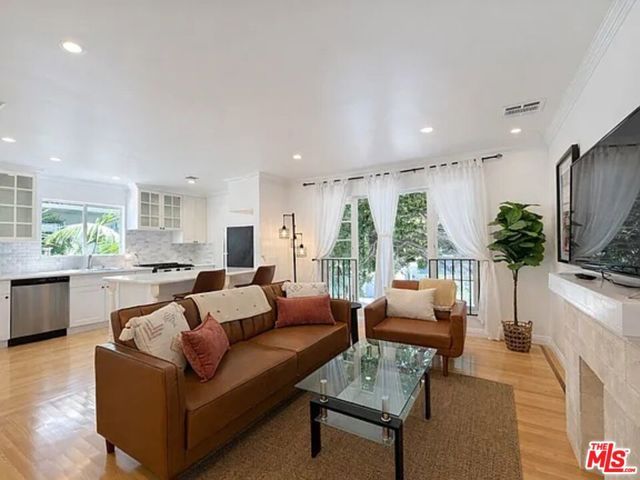 1027 20th Street E, Santa Monica, CA 90403