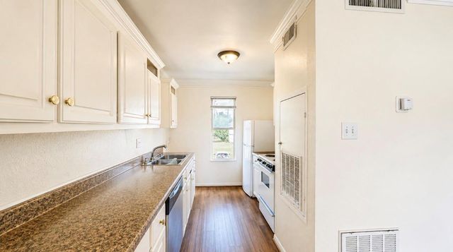 8323 Wilcrest Drive 0006, Houston, TX 77072