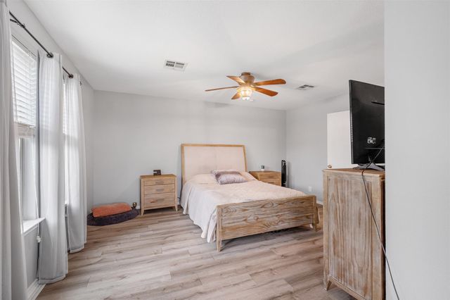 300 Beech DR, Kyle, TX 78640