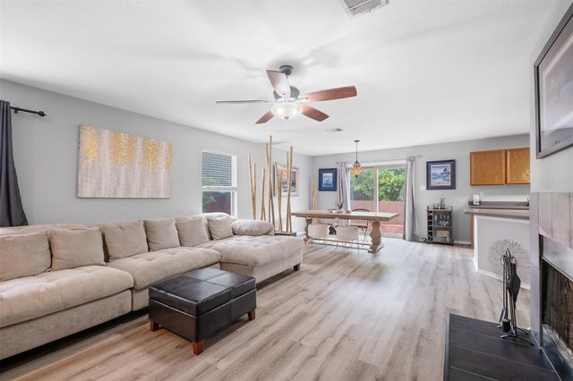 300 Beech DR, Kyle, TX 78640
