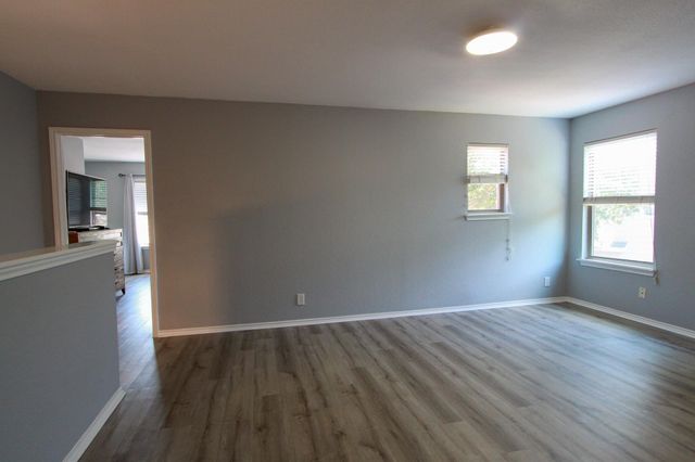 300 Beech DR, Kyle, TX 78640