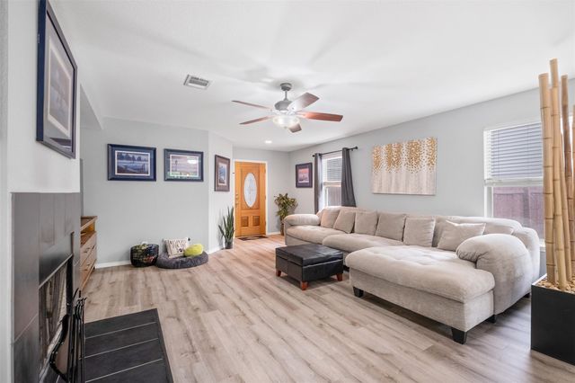 300 Beech DR, Kyle, TX 78640