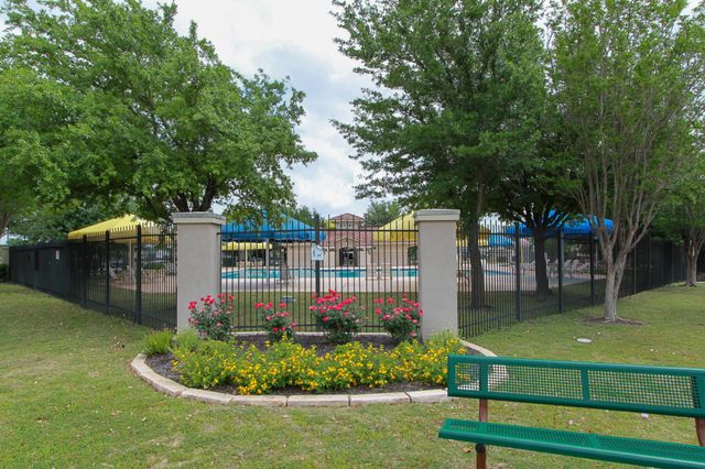 300 Beech DR, Kyle, TX 78640