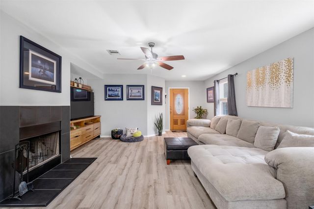 300 Beech DR, Kyle, TX 78640