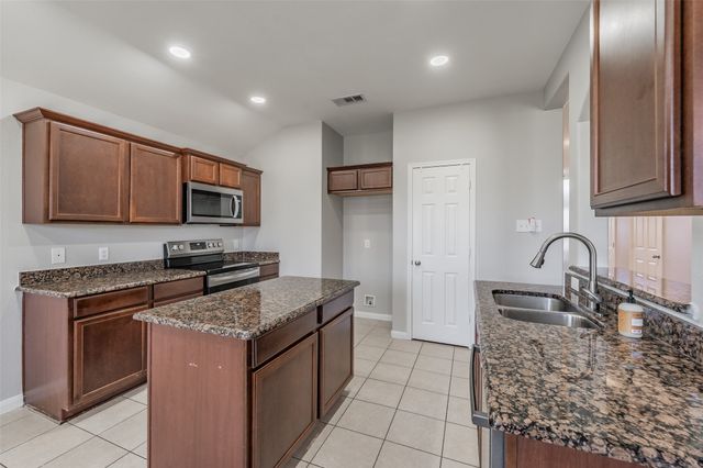 3304 Overstreet Lane, Royse City, TX 75189