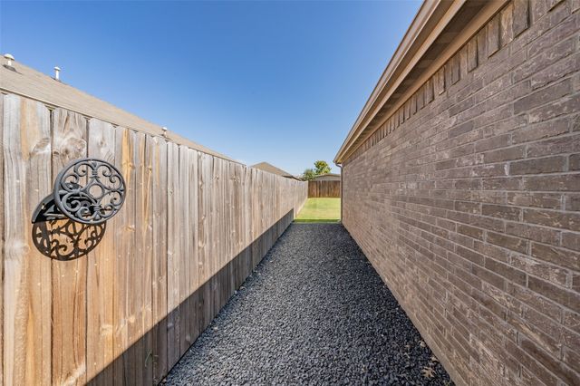 3304 Overstreet Lane, Royse City, TX 75189