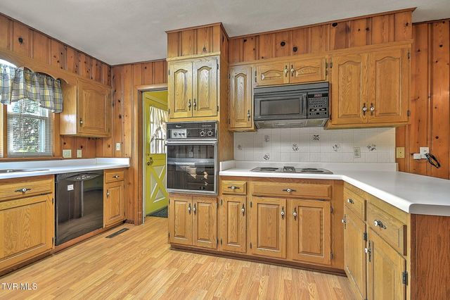 1711 Brentwood Drive, Greeneville, TN 37743
