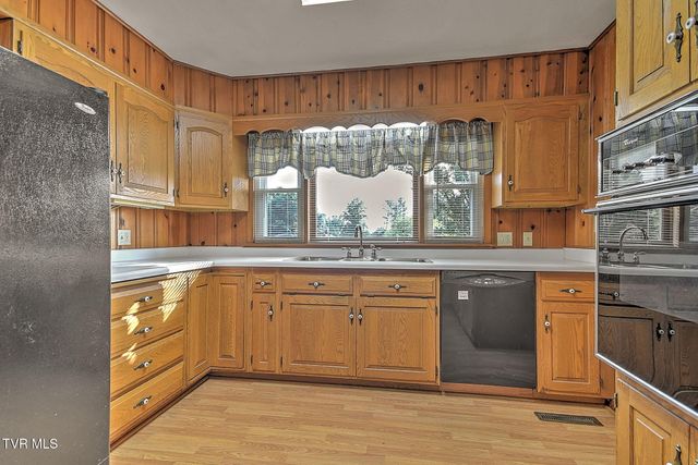 1711 Brentwood Drive, Greeneville, TN 37743