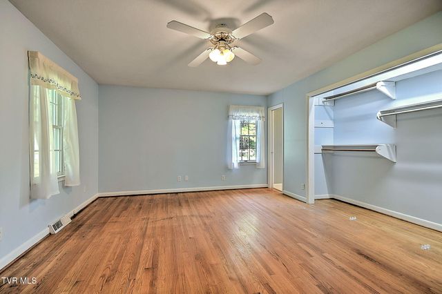 1711 Brentwood Drive, Greeneville, TN 37743
