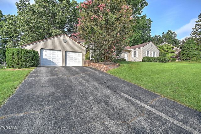 1711 Brentwood Drive, Greeneville, TN 37743