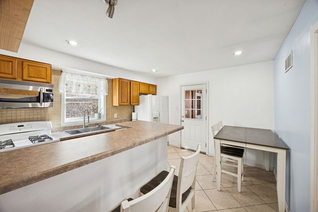 2224 N 75th Court, Elmwood Park, IL 60707