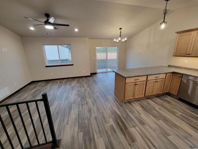 5317 BUNKER DR, Rapid City, SD 57701