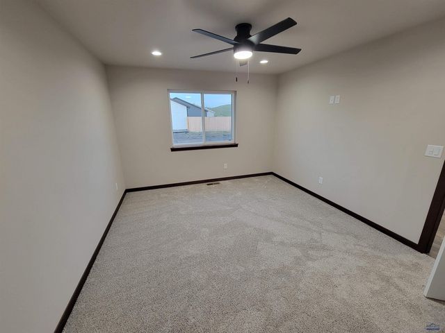 5317 BUNKER DR, Rapid City, SD 57701