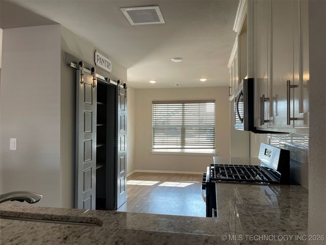 9415 E 132nd Place S, Bixby, OK 74008