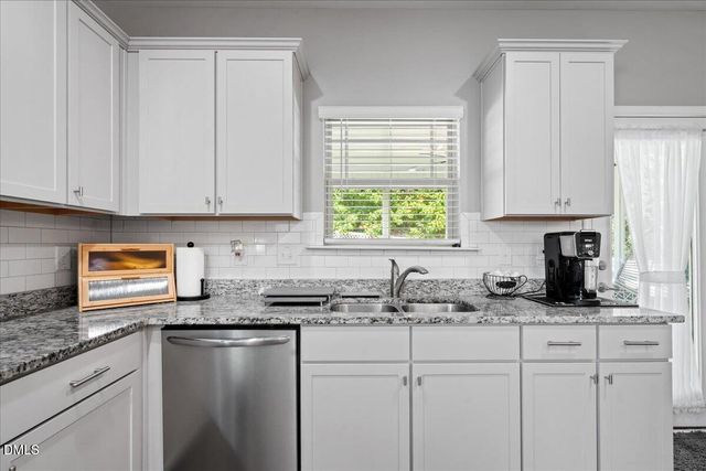 9 Rock Oak Court, Clayton, NC 27527