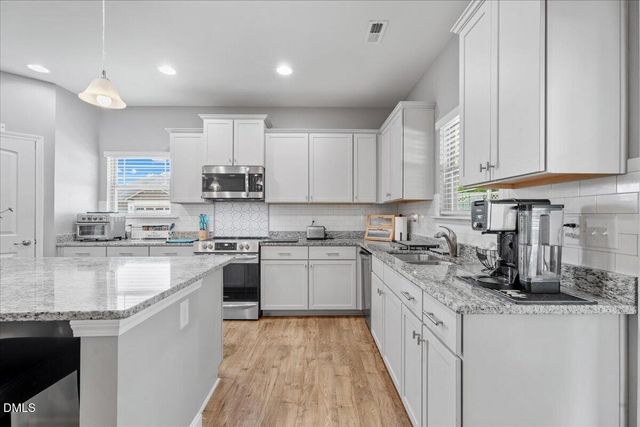 9 Rock Oak Court, Clayton, NC 27527