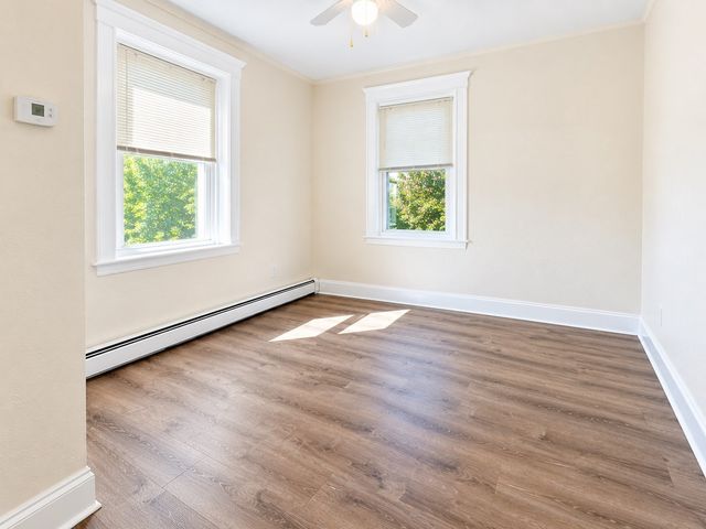 8 Kenwwod St 7, Boston, MA 02124