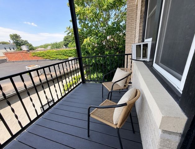 8 Kenwwod St 7, Boston, MA 02124