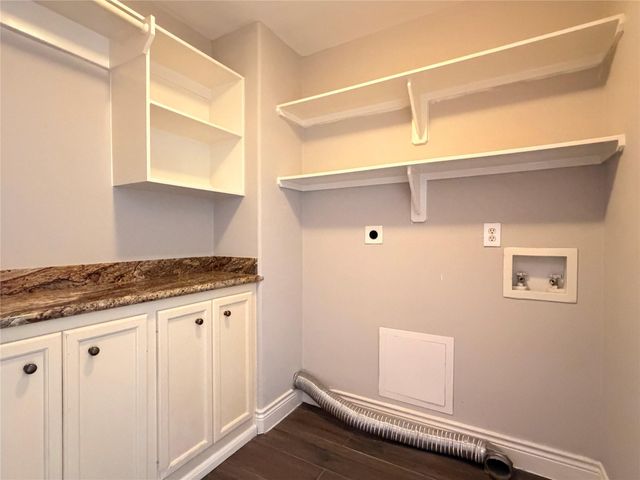 5124 Carefree Drive, League City, TX 77573