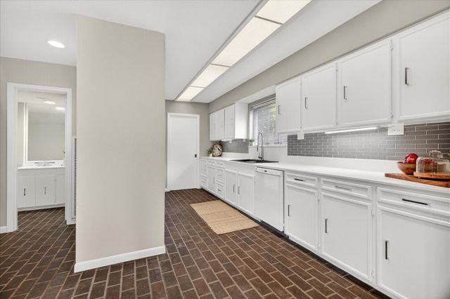 147 Valley Drive, Liberty, TX 77575