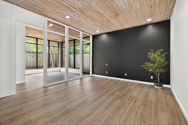 147 Valley Drive, Liberty, TX 77575