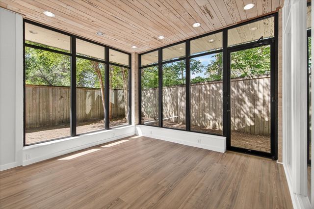 147 Valley Drive, Liberty, TX 77575