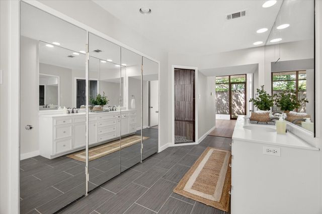 147 Valley Drive, Liberty, TX 77575