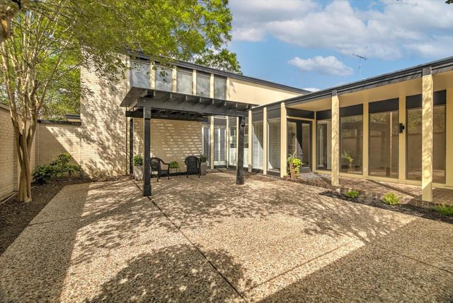 147 Valley Drive, Liberty, TX 77575