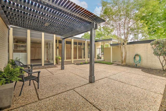 147 Valley Drive, Liberty, TX 77575