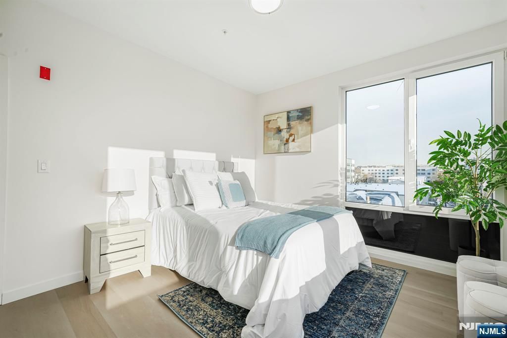 1 Mallory Avenue, Jersey City, NJ 07305