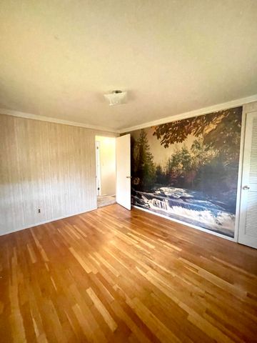 21850 Cunningham Avenue, Warren, MI 48091