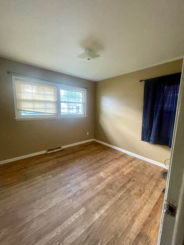 21850 Cunningham Avenue, Warren, MI 48091