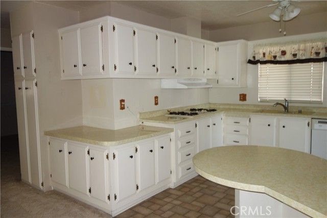 1167 Via Del Mesa, Hemet, CA 92543